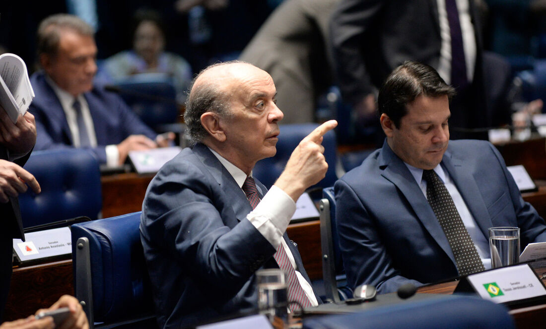 Na avaliação do senador José Serra, a medida não vai trazer "nenhuma transparência