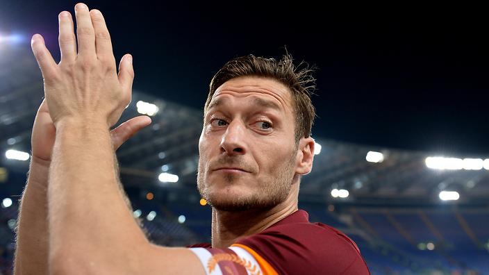 Totti se aposentou como jogador no final da temporada 2016/17