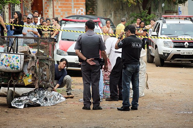 Homem mata pai, irmã, vizinho, atira em mais dois e se mata