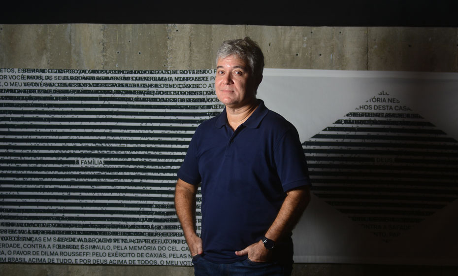 Moacir dos Anjos fez a curadoria da mostra que ocupa a Galeria Massangana, em co-autoria com o escritor José Luiz Passos