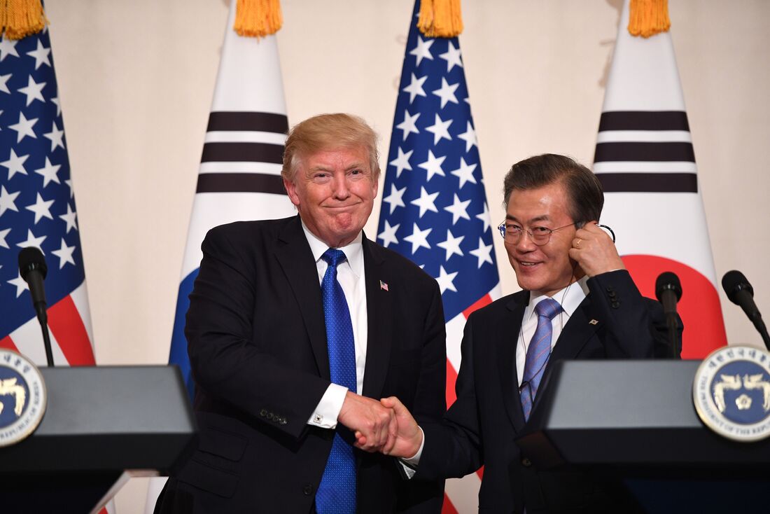 Donald Trump e o presidente sul coreano, Moon Jae-In