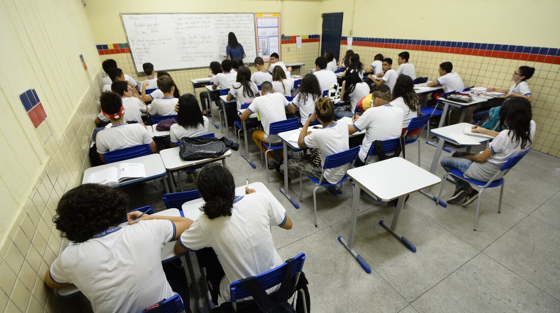 Há disponibilidade de 23.869 vagas para estudantes matriculados que desejam fazer a transferência