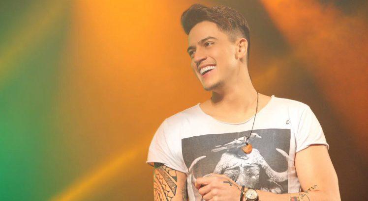 O novo fenômeno do sertanejo já tem data para voltar à capital pernambucana