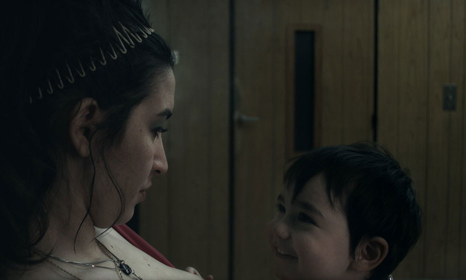 'Alanis' onta a história de uma prostituta que cuida de seu filho