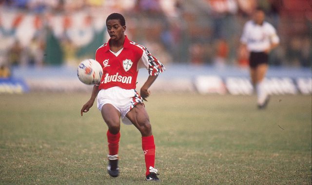 Três anos antes de sua trágica morte, Dener levou a Portuguesa ao título do torneio