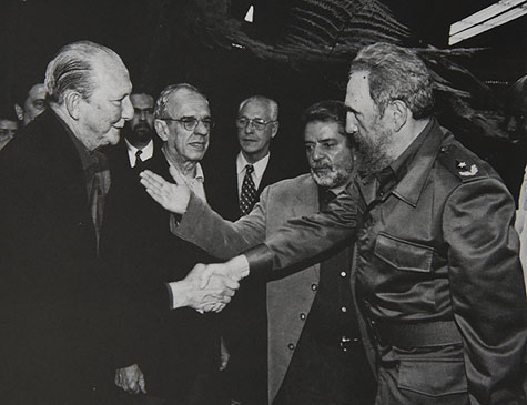 Armando Monteiro e Fidel Castro se cumprimentam sob o olhar de Márcio Thomaz Bastos e Lula