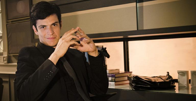 Mateus Solano volta a viver Félix, o seu papel mais famoso, só que na telona