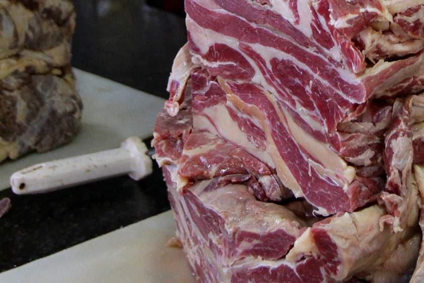 Mesmo em pouca quantidade, a toxina produzida pela bactéria Clostridium botulinum pode causar um quadro grave de 2 a 10 horas