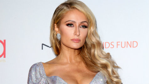 Paris Hilton oferece R$ 32 mil para achar cão roubado