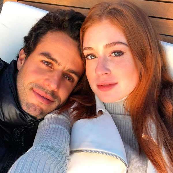 A atriz de 22 anos com o esposo, de 32