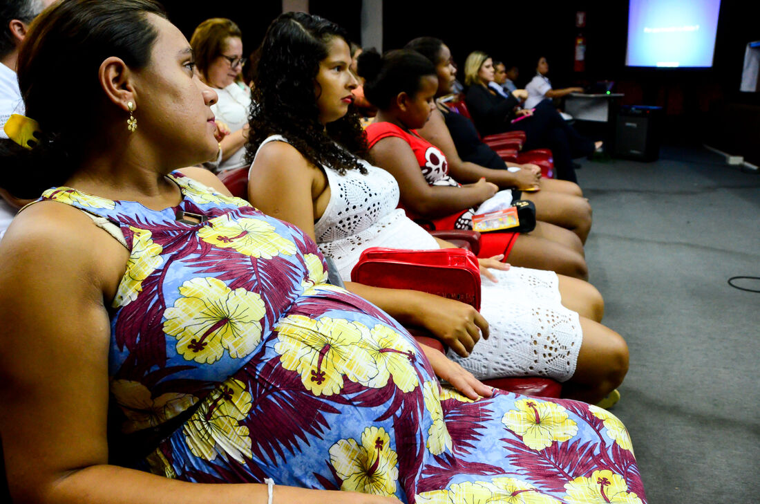 Gestantes e mães com filhos de até cinco anos de idade são o principal foco do programa da Prefeitura, na sua fase inicial