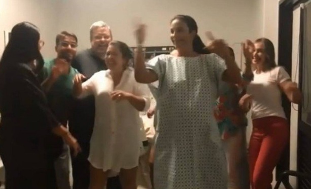 Ivete Sangalo publicou vídeo na maternidade