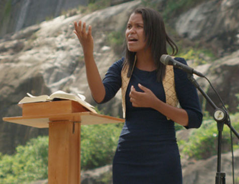 Curta "Terremoto santo", de Bárbara Wagner e Benjamin de Burca, está na competição Berlinale Shorts