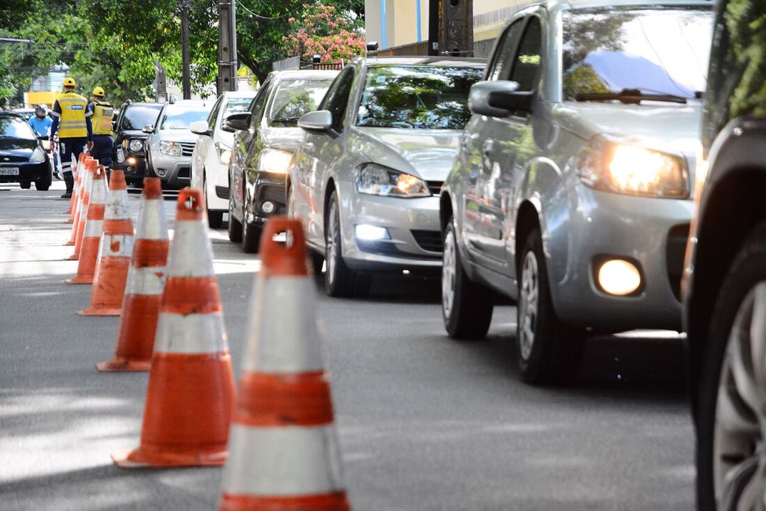 Trânsito na Avenida Rui Barbosa 