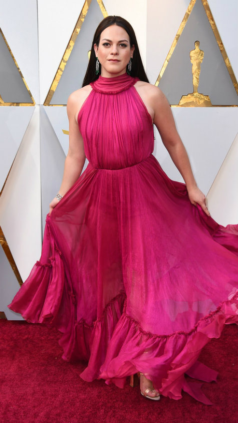 Daniela Vega no tapete vermelho do Oscar 2018