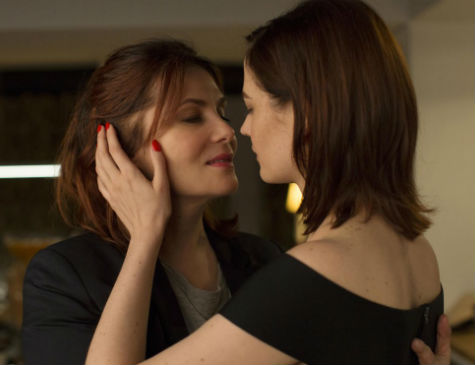 Filme peca, além do roteiro fraco, ao se vender como um romance lésbico