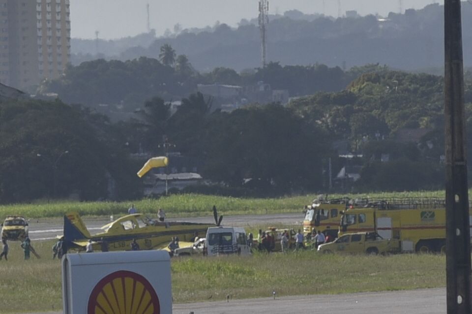 Avião de pequeno porte saiu da pista nesta quinta