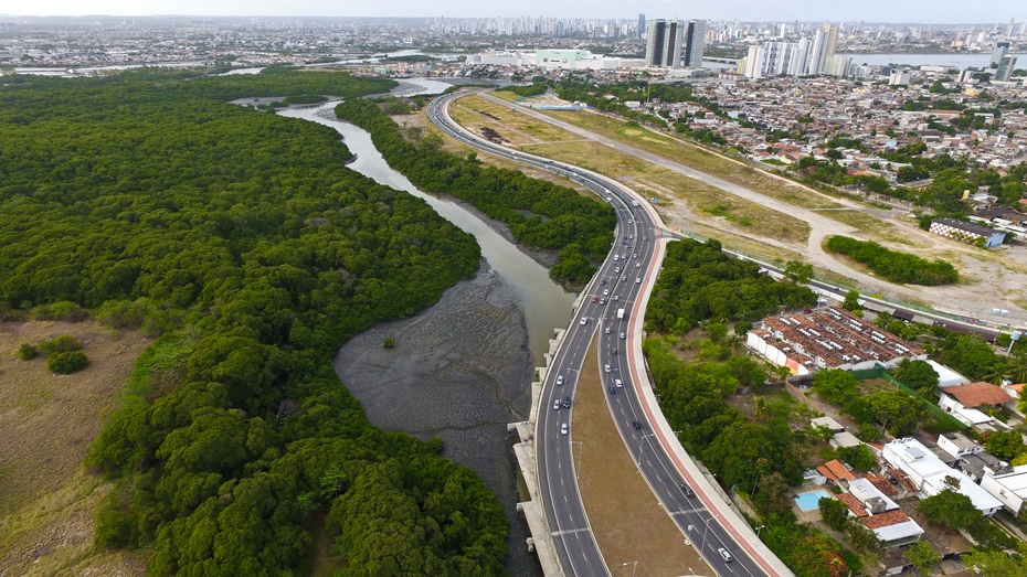 Uma das corridas passará pela Via Mangue, na Zona Sul do Recife