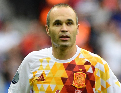 Iniesta, meio-campo da seleção espanhola