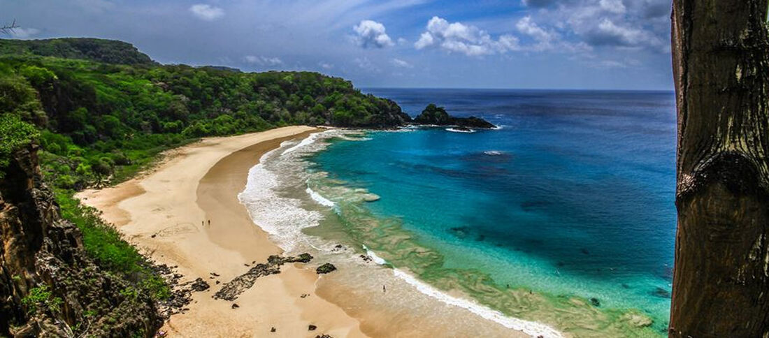 Baía do Sancho, em Fernando de Noronha