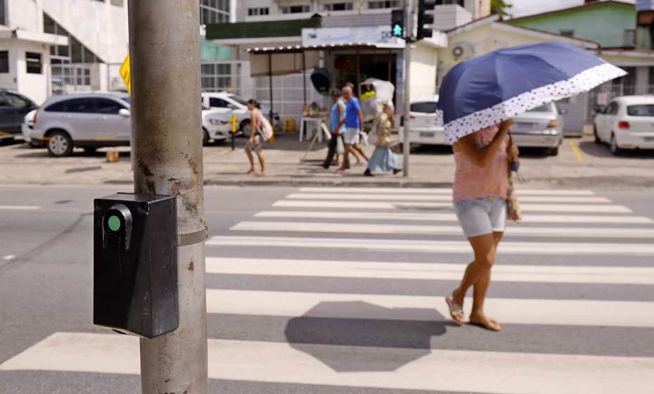 Semáforo inteligente passa por teste em Abreu e Lima