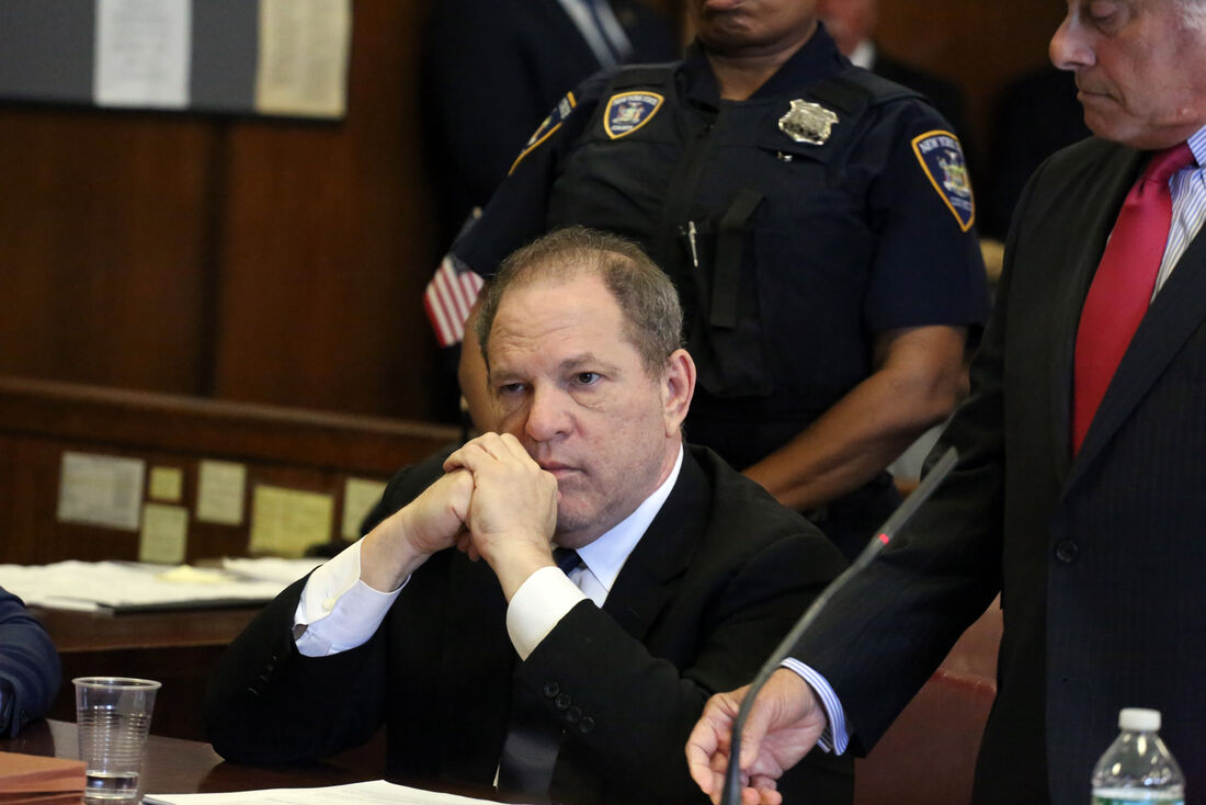 Produtor americano Harvey Weinstein é acusado de crimes de assédio e abuso sexual contra várias mulheres