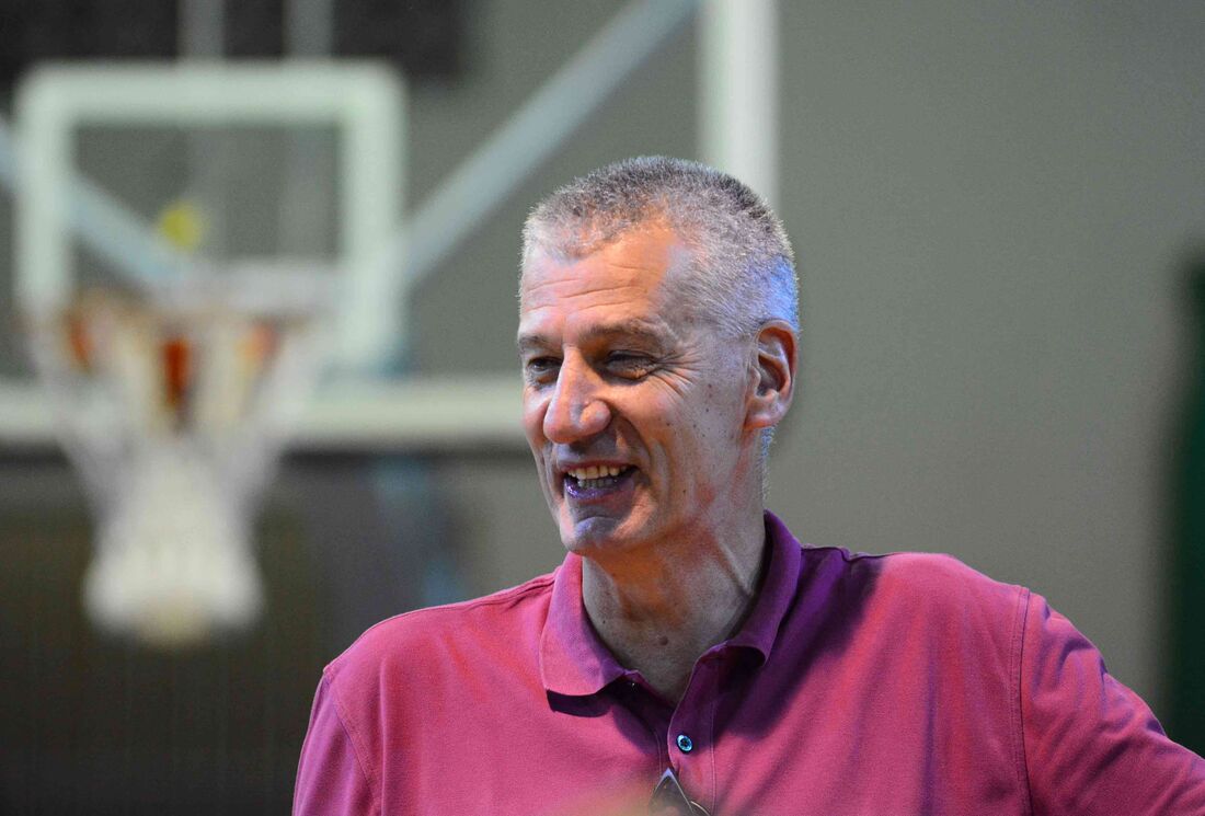 Petrovic, novo técnico da Seleção Brasileira de Basquete 