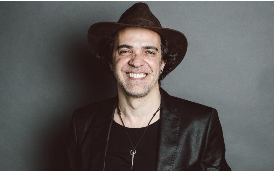 Paulinho mata a saudade dos fãs pernambucanos 