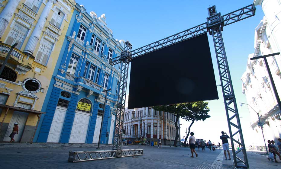 Prefeitura do Recife montará estrutura com telão para os jogos da Copa do  Mundo