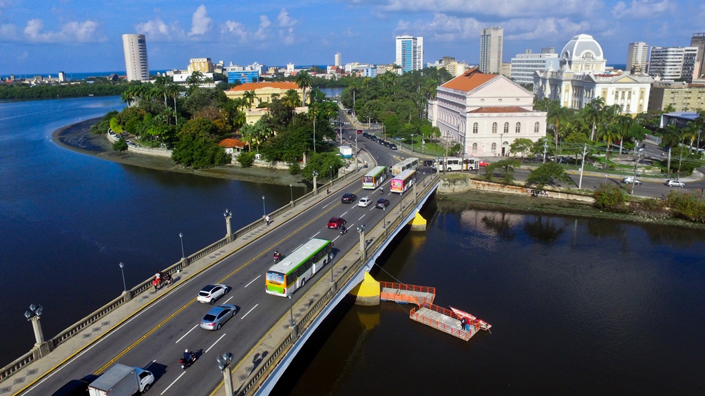 Ponte Maurício de Nassau, no Recife