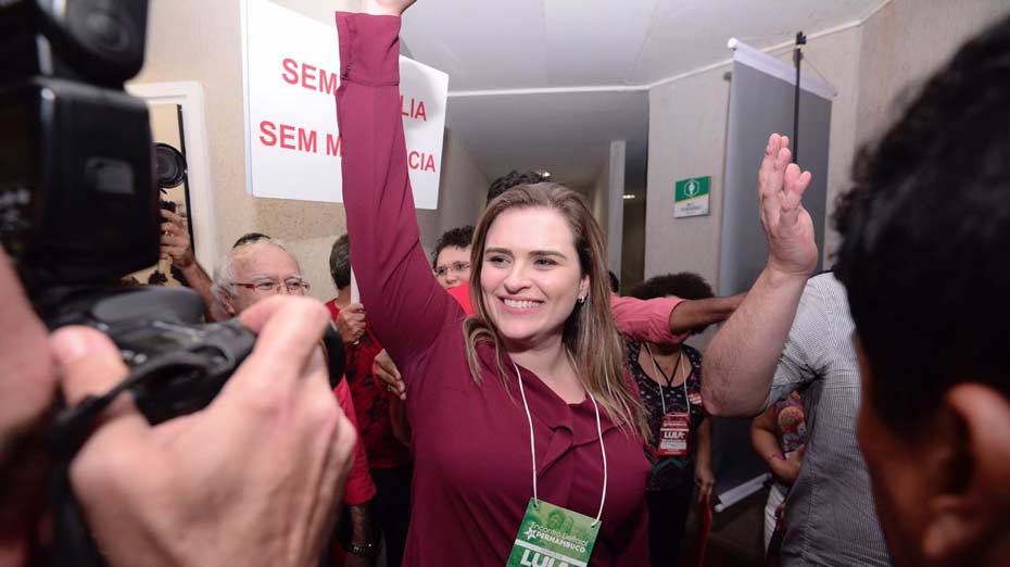 Marília Arraes chega ao Recife Praia Hotel para convenção