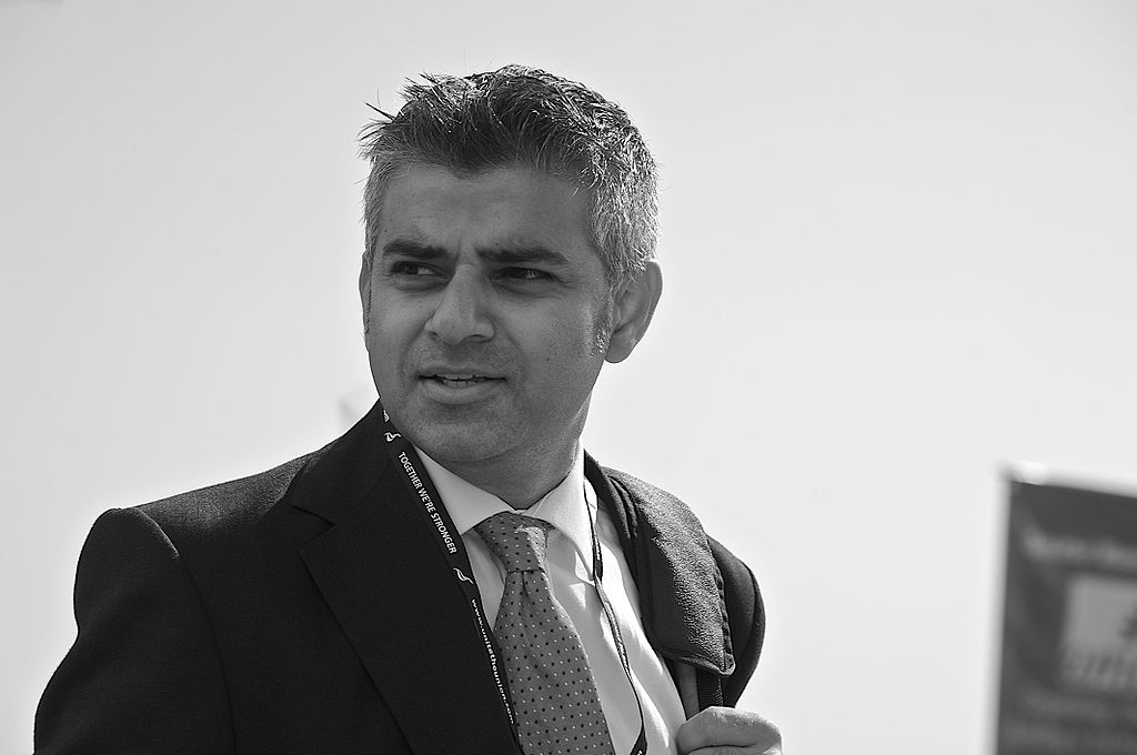 Prefeito de Londes Sadiq Khan foi amplamente reeleito para um terceiro mandato