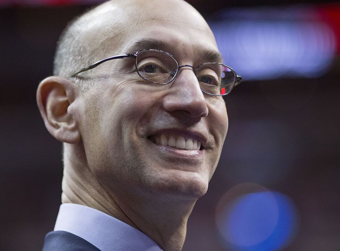 Adam Silver é comissário da NBA