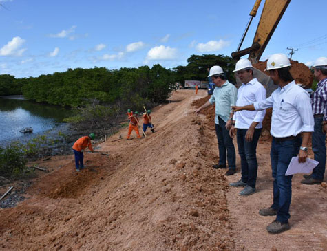 Obra na Ponte do Janga, em Paulista