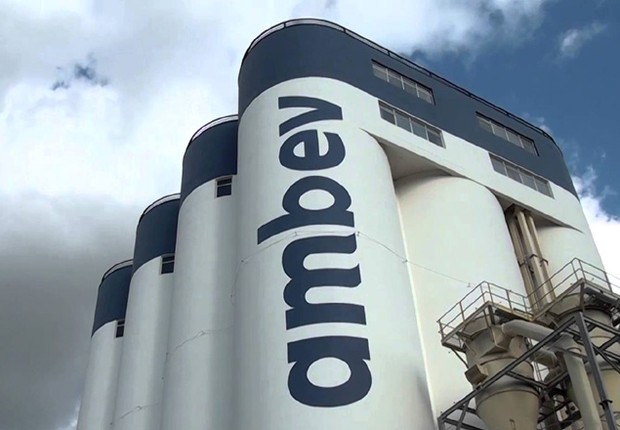 A Ambev informou que sua marca de sucos Do Bem está em processo de venda para a Tial, que produz bebidas a base de frutas.