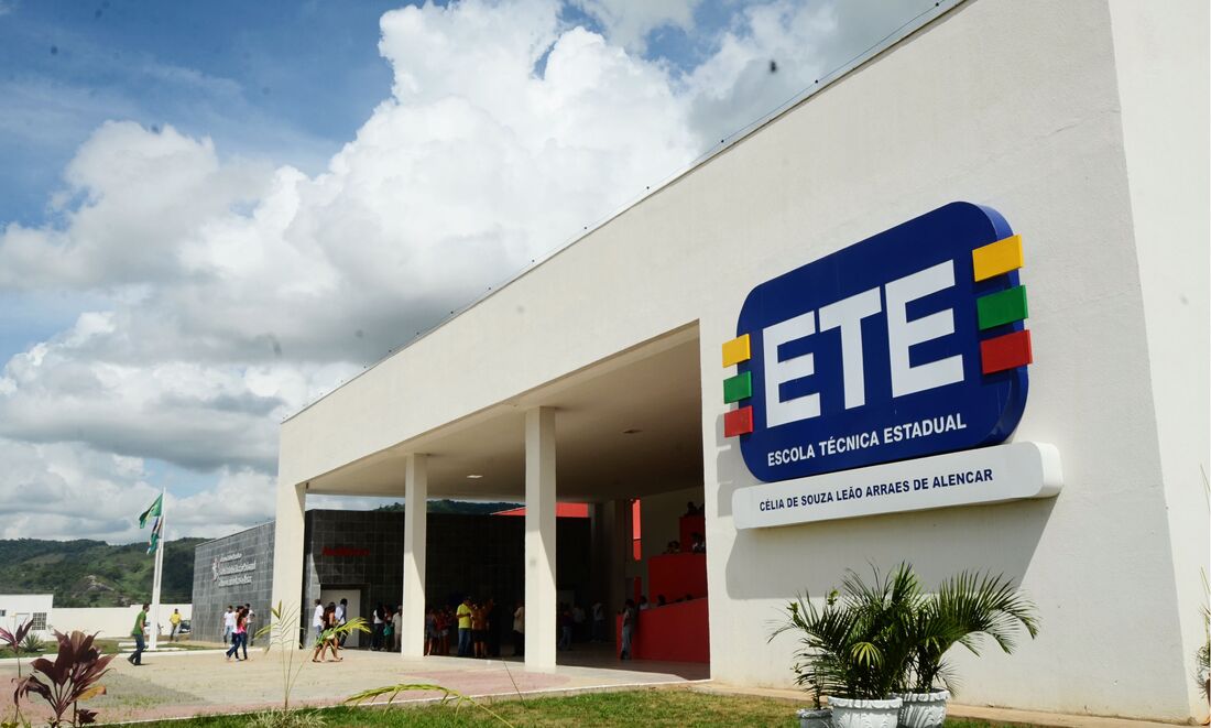 Escola técnica estadual