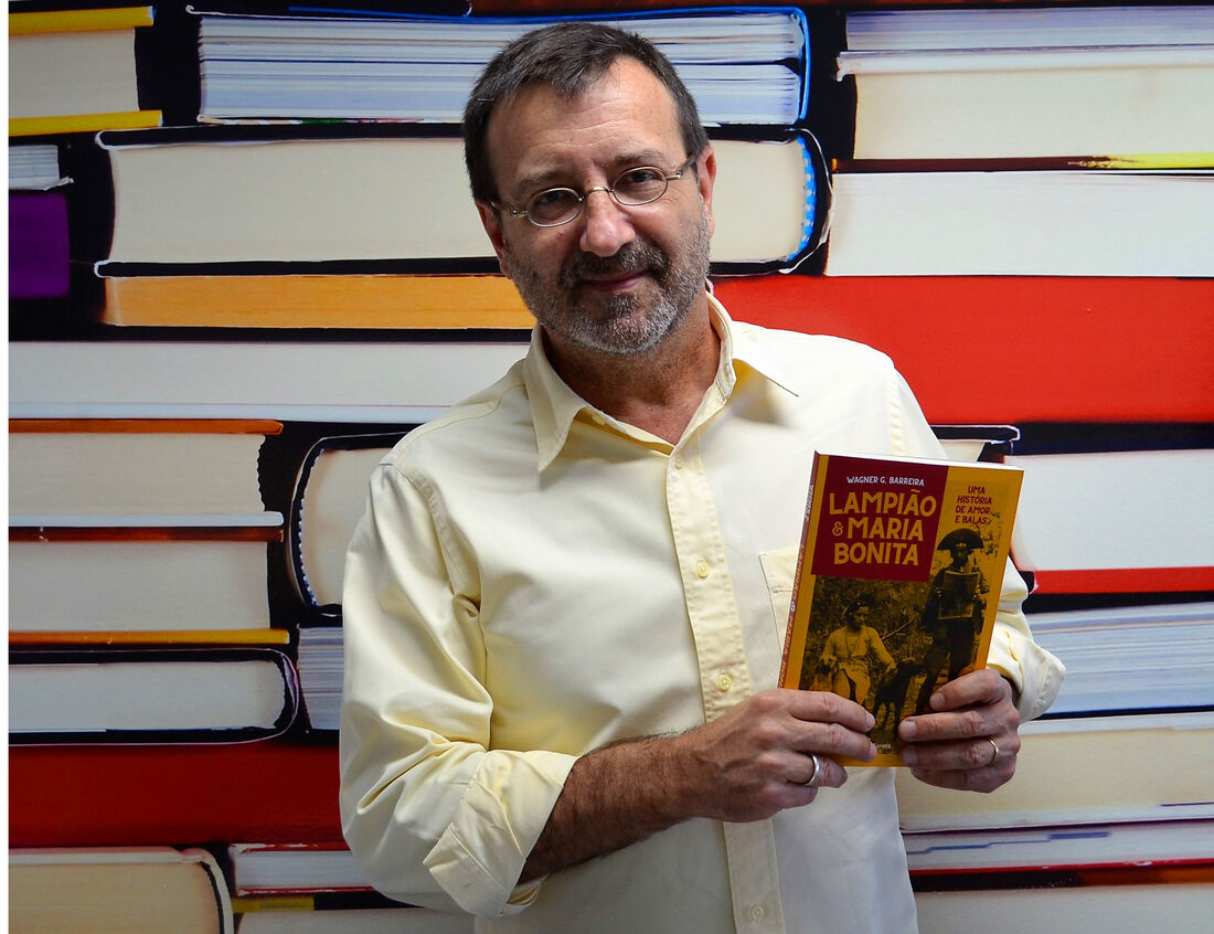 Autor Wagner G. Barreira mostra a complexa realidade política e econômica da época