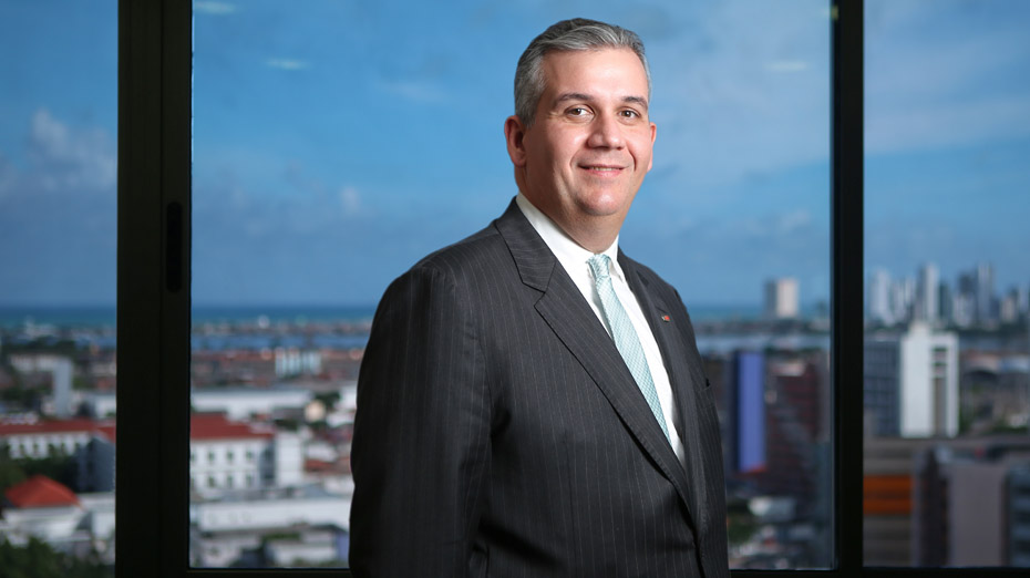 Bruno Baptista, novo presidente da OAB-PE