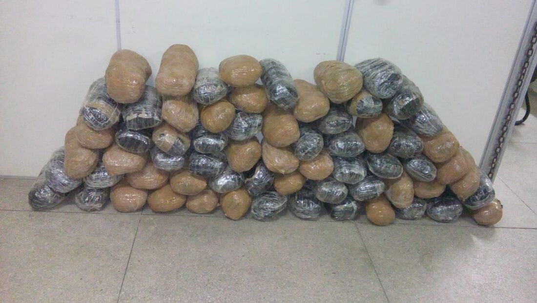 Maconha estava dentro de carro parado nas margens da rodovia