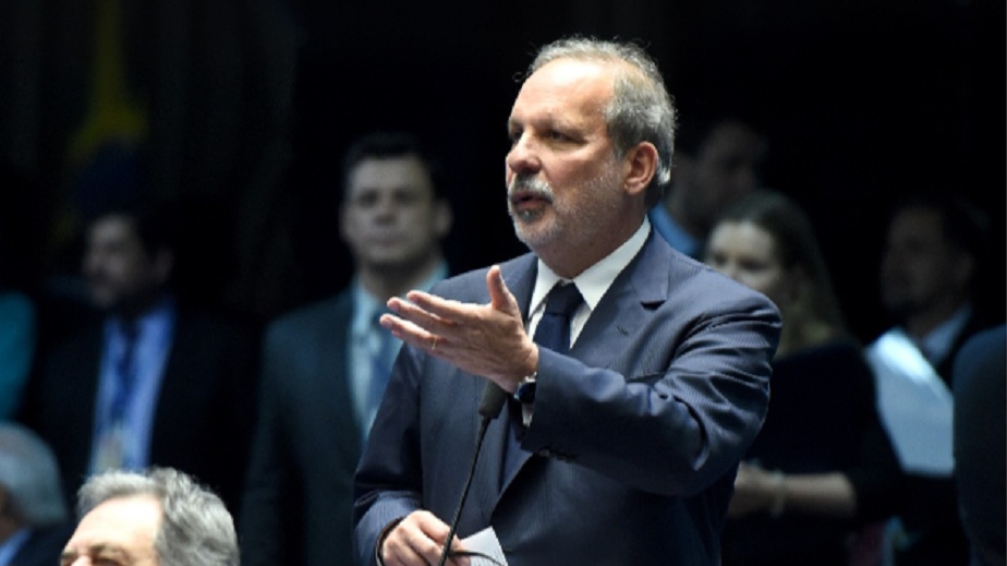 O senador Armando Monteiro (PTB-PE) encerra o ciclo de oito anos de mandato no Senado, além de outros três mandatos como deputado federal