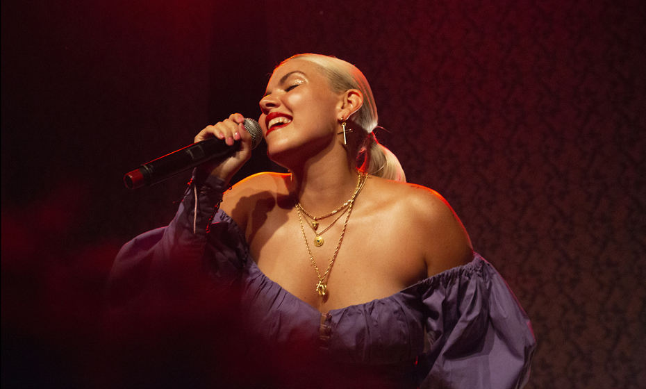 Duda Beat em show na Casa Natura