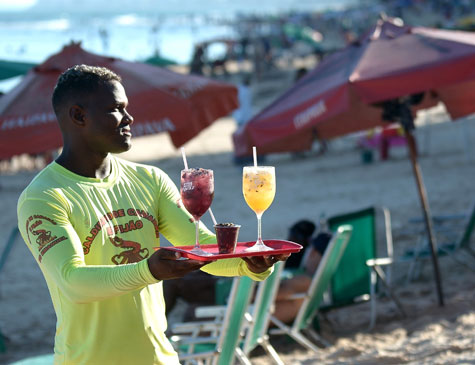 Bebidas e comidas na praia