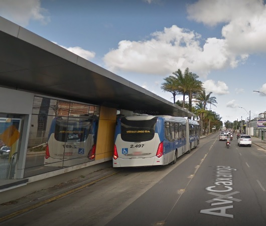 Estação de BRT na avenida Caxangá