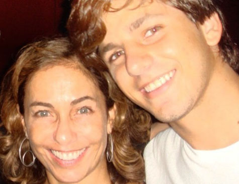 Cissa Guimarães e o filho Rafael Mascarenhas, atropelado em julho de 2010