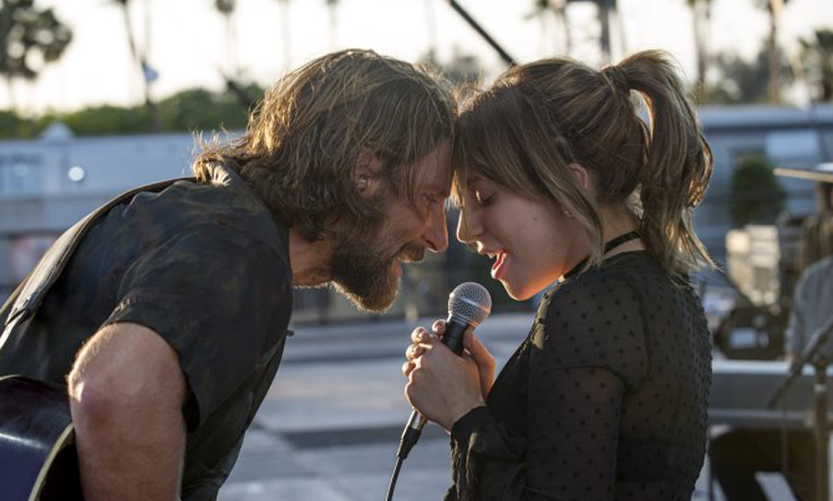 Bradley Cooper e Lady Gaga em cena de 'Nasce uma estrela'