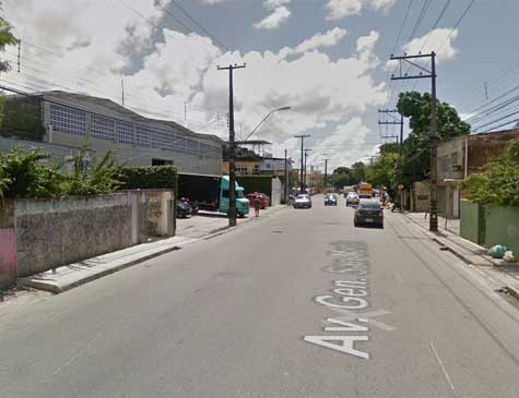 Colisão aconteceu na avenida General San Martin