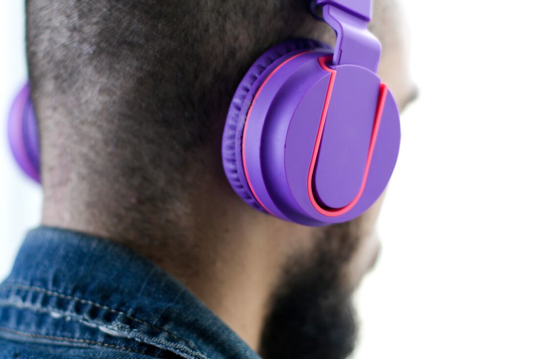 Humanos não conseguem mais distinguir música gerada por IA de música real, diz pesquisa