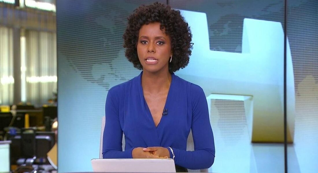 Maju Coutinho na bancada do 'Jornal Hoje'