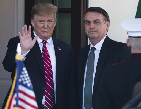 O presidente eleito dos EUA, Donald Trump, e o ex-presidente brasileiro Jair Bolsonaro na Casa Branca em Washington