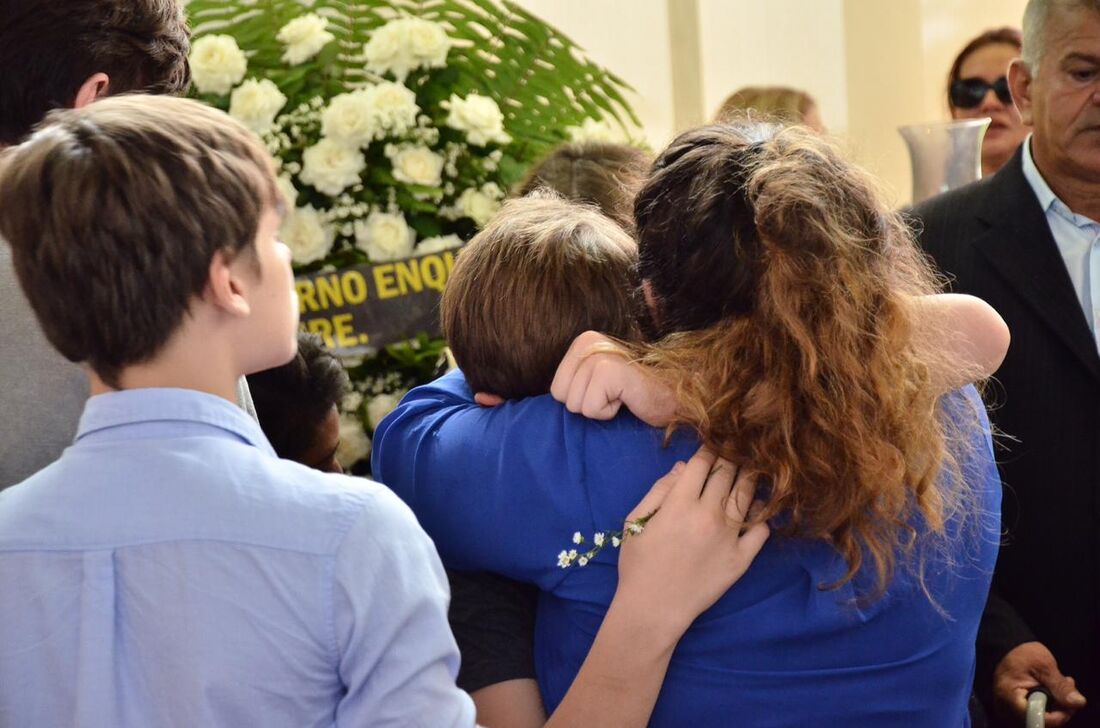 Atiradores invadem escola e deixam mortos em Suzano